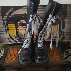 Dr. Martens men's sz 7 - 20 eye